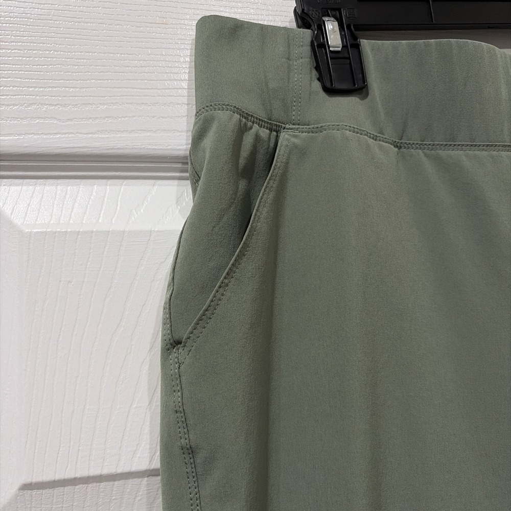 Reel Legends Capris Women Size L Green Pull On Lightweight Pockets Stretch Pants - Picture 4 of 8
